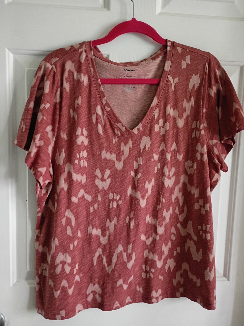 Sonoma Women's Rose Patterned V-Neck Tee